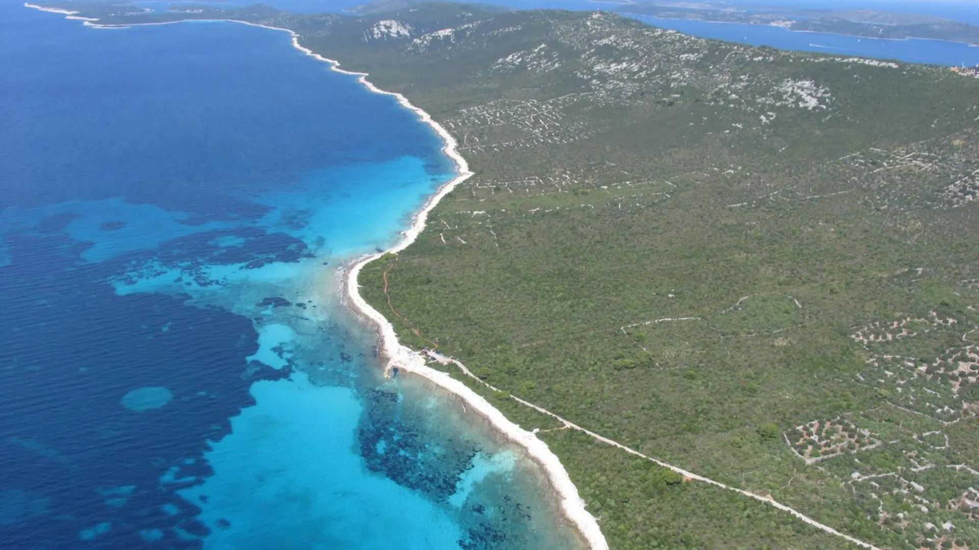 Gorgonia Apartments & Suites Verunic 0*,  Croatia