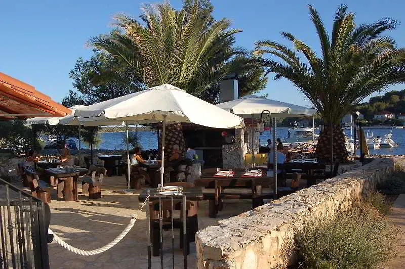 Gorgonia Apartments & Suites Verunić